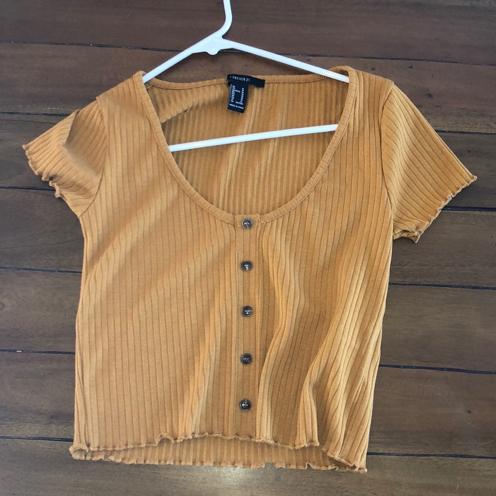 Cute cropped shirt